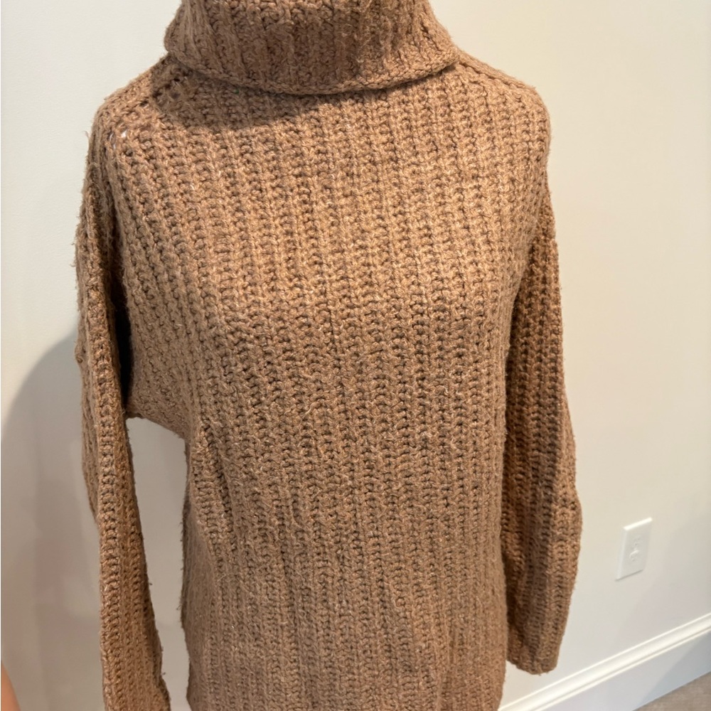 Abercrombie & Fitch Cozy Camel Turtleneck Sweater